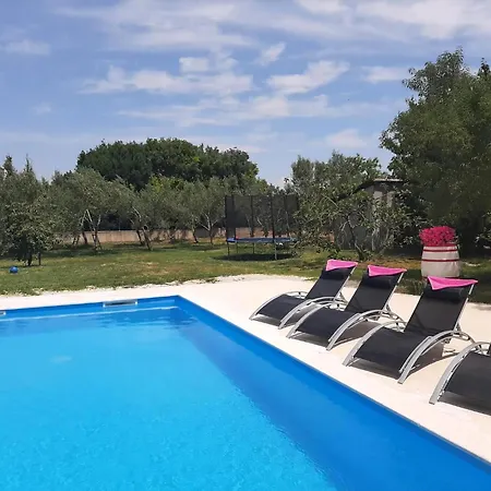 Aqua Mit Pool Semesterbostad Jadreški