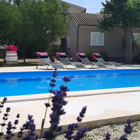 Semesterbostad Aqua Mit Pool *