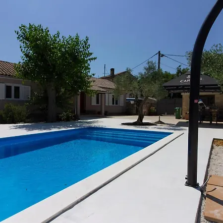 Aqua Mit Pool