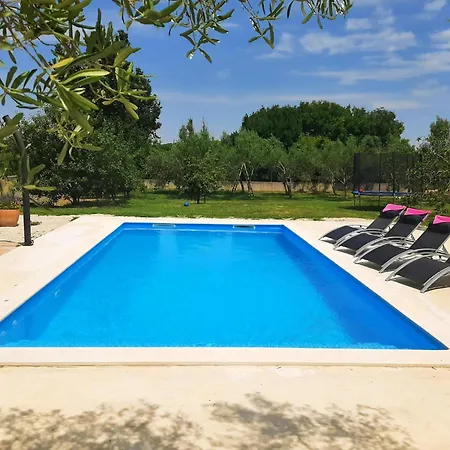 Aqua Mit Pool Holiday home Jadreski