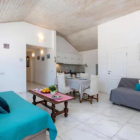 Aqua Mit Pool Holiday home *