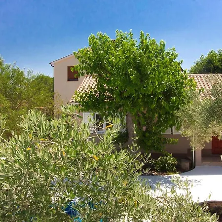 Aqua Mit Pool Holiday home Jadreski